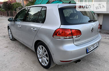 Хетчбек Volkswagen Golf 2011 в 