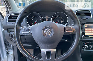 Хетчбек Volkswagen Golf 2011 в 