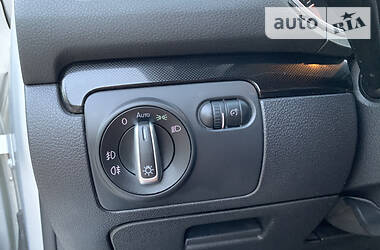 Хетчбек Volkswagen Golf 2011 в 