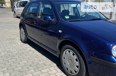 Хетчбек Volkswagen Golf 2001 в 