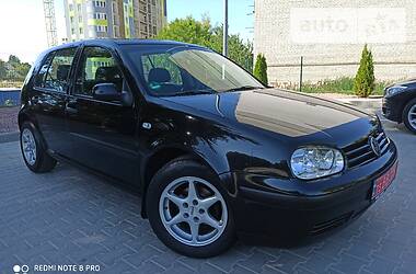 Хетчбек Volkswagen Golf 2001 в 