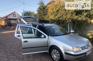 Універсал Volkswagen Golf 2000 в 