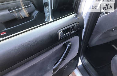 Універсал Volkswagen Golf 2000 в 