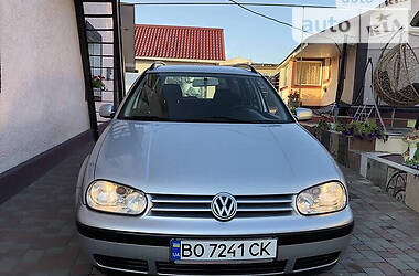 Універсал Volkswagen Golf 2000 в 