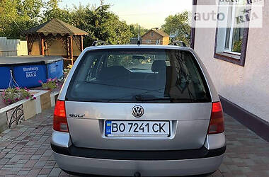 Універсал Volkswagen Golf 2000 в 