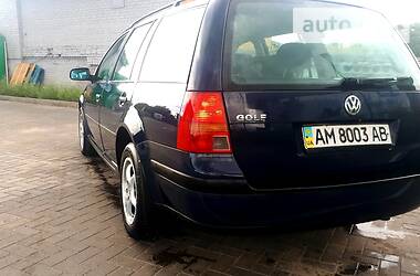 Універсал Volkswagen Golf 2000 в 