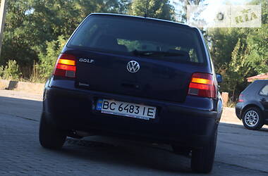 Хетчбек Volkswagen Golf 2002 в Стрию