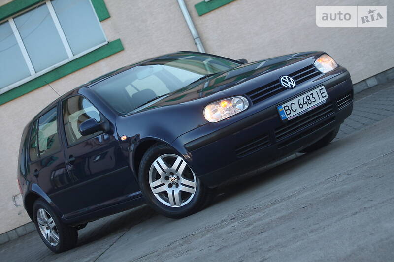 Хетчбек Volkswagen Golf 2002 в Стрию