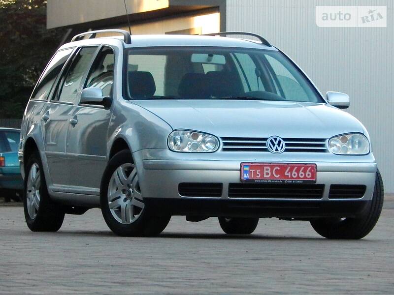 Універсал Volkswagen Golf 2002 в Сарнах