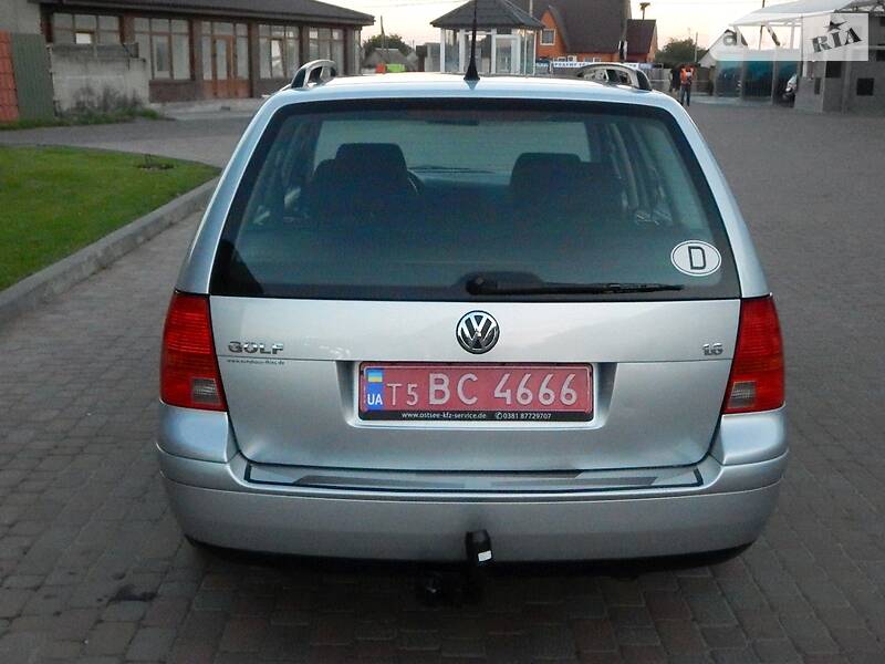 Універсал Volkswagen Golf 2002 в Сарнах