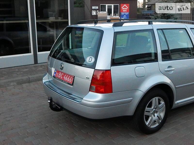 Універсал Volkswagen Golf 2002 в Сарнах