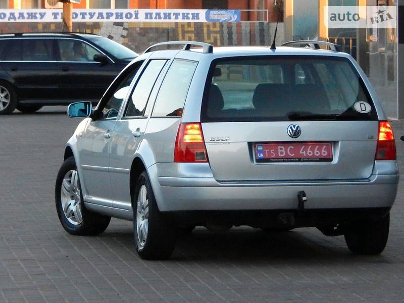 Універсал Volkswagen Golf 2002 в Сарнах