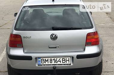 Хетчбек Volkswagen Golf 2001 в Сумах