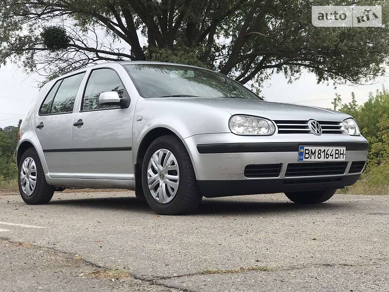 Хетчбек Volkswagen Golf 2001 в Сумах