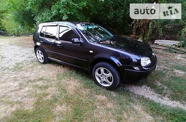 Хэтчбек Volkswagen Golf 1999 в Богуславе