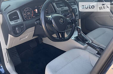 Універсал Volkswagen Golf 2015 в 
