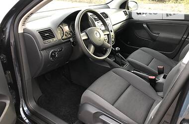 Хетчбек Volkswagen Golf 2004 в 