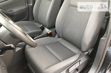 Хетчбек Volkswagen Golf 2004 в 