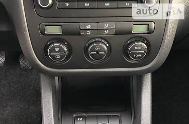 Хетчбек Volkswagen Golf 2004 в 