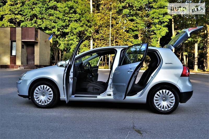 Хетчбек Volkswagen Golf 2007 в Харкові