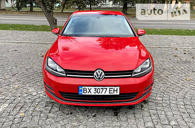 Хетчбек Volkswagen Golf 2012 в 