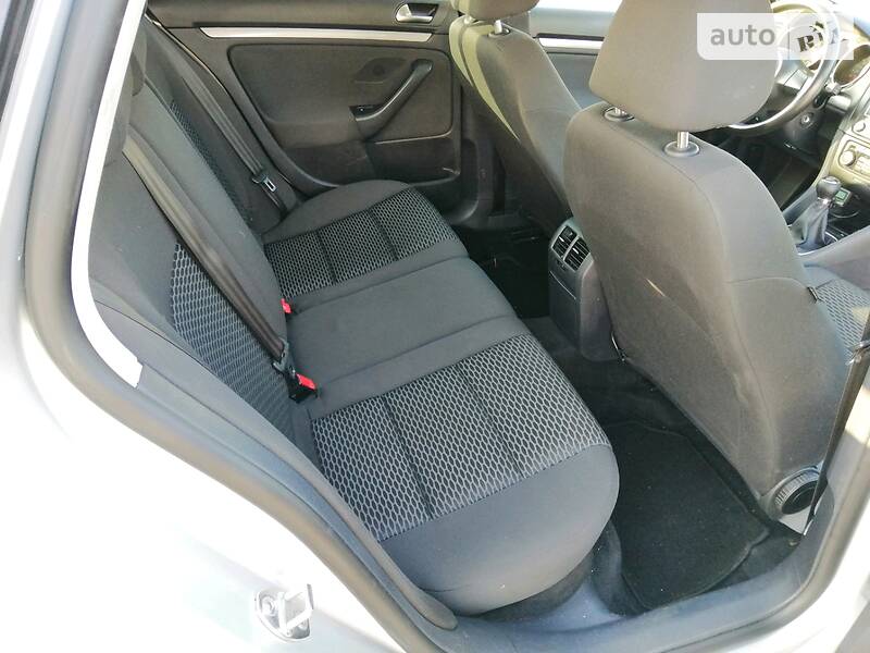 Универсал Volkswagen Golf 2011 в Кривом Роге