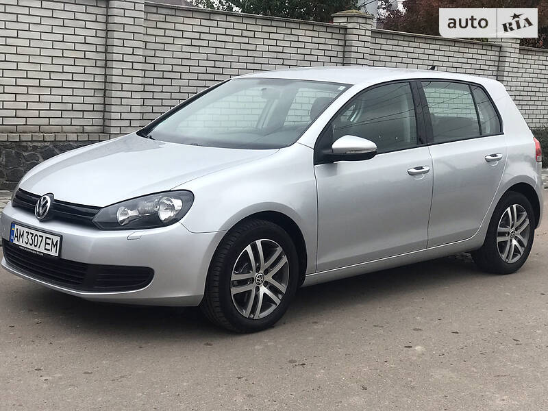 Хэтчбек Volkswagen Golf 2011 в Житомире