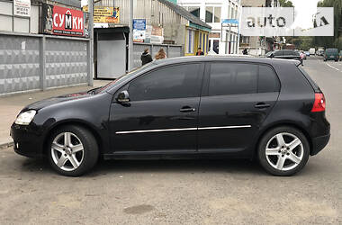 Хэтчбек Volkswagen Golf 2006 в Подольске