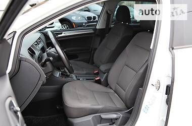 Хэтчбек Volkswagen Golf 2015 в 