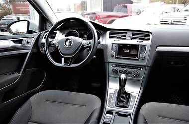 Хэтчбек Volkswagen Golf 2015 в 