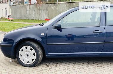 Хэтчбек Volkswagen Golf 2001 в Львове