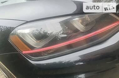 Хетчбек Volkswagen Golf 2016 в 
