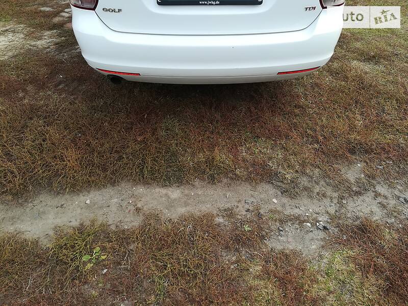 Универсал Volkswagen Golf 2012 в Глухове