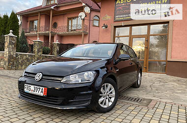 Хэтчбек Volkswagen Golf 2015 в Сваляве