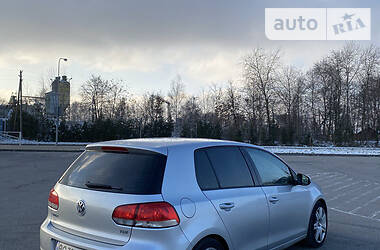 Хетчбек Volkswagen Golf 2009 в 