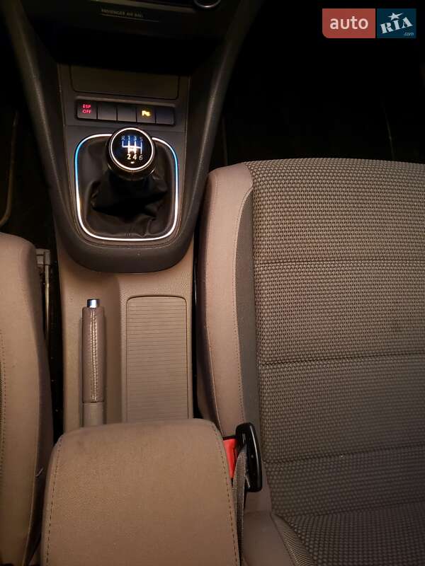 Хэтчбек Volkswagen Golf 2009 в Харькове