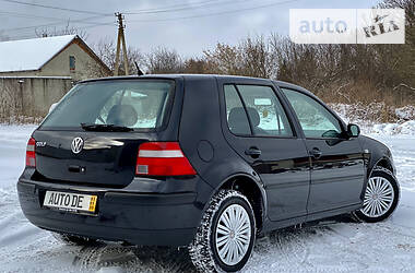 Хэтчбек Volkswagen Golf 2002 в Тернополе