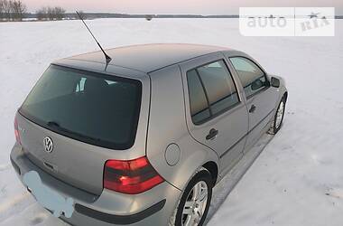 Хэтчбек Volkswagen Golf 2002 в Киеве