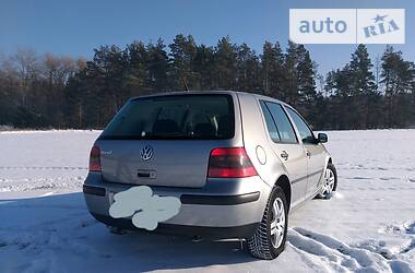 Хэтчбек Volkswagen Golf 2002 в Киеве