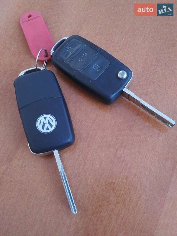 Хэтчбек Volkswagen Golf 2008 в Ровно