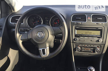 Хетчбек Volkswagen Golf 2010 в Дніпрі