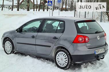 Хетчбек Volkswagen Golf 2005 в Самборі