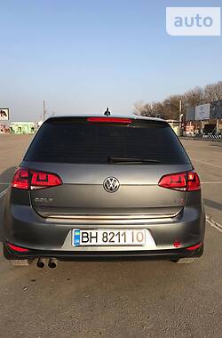 Хэтчбек Volkswagen Golf 2015 в Одессе