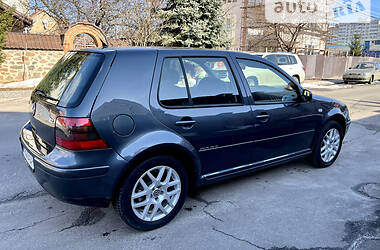 Хэтчбек Volkswagen Golf 2001 в Киеве