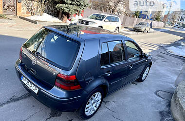 Хэтчбек Volkswagen Golf 2001 в Киеве