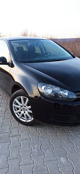 Хетчбек Volkswagen Golf 2009 в 