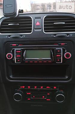 Хетчбек Volkswagen Golf 2009 в 