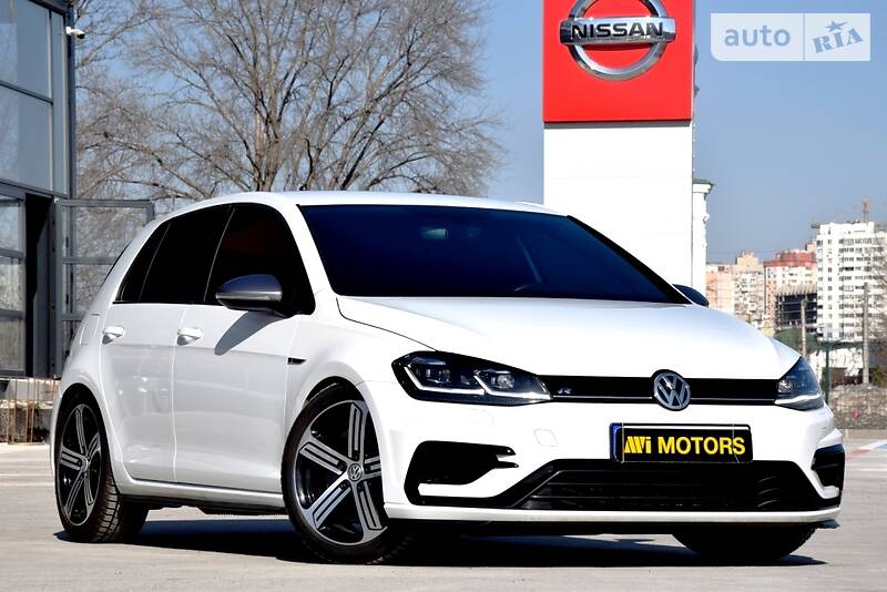 Хетчбек Volkswagen Golf 2019 в Києві