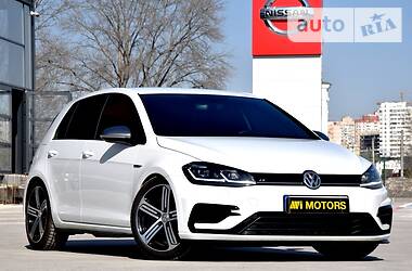 Хэтчбек Volkswagen Golf 2019 в Киеве