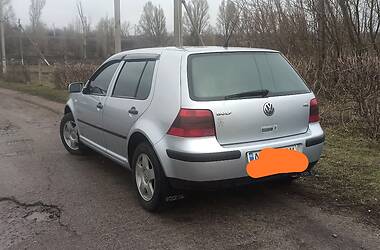 Хэтчбек Volkswagen Golf 2002 в Краснограде